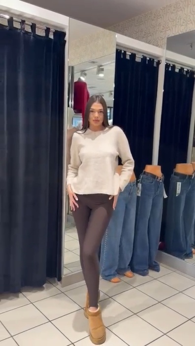 Pulover cu decolteu în spate [2]