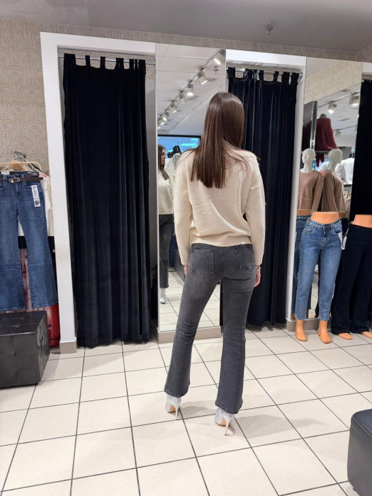 Pulover pe gât cu ștrasuri [3]