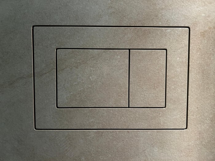 Clapeta de actionare faiantabila  WC Geberit Sigma, margine rotunjită, șablon 3 în 1 pentru decupajul butonului. [3]