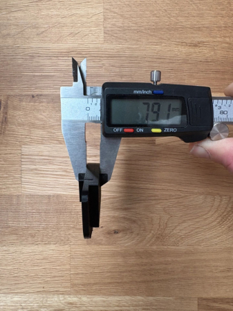 Usa de inspectie cu push up [3]