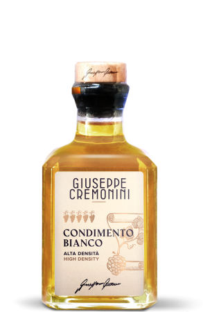 Condimento Bianco italian de înaltă densitate, obținut din must de struguri concentrat și oțet de vin. Gust agrodolce echilibrat, ideal pentru pește, salate și legume. [1]