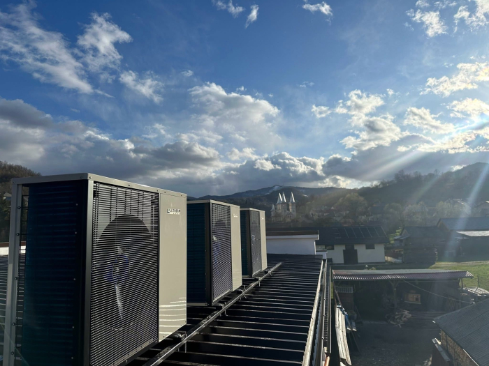 Pompă de căldură Lutherm Airtech, 15kW, 400V, R32 DC Inverter, monobloc, aer-apă [3]