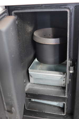 Centrala pe peleti Fornello Eco Energy 40 kW, echipata cu automatizare, afisaj digital, arzator fonta, curatare mecania a drumurilor de fum, buncar peleti integrat 100 kg [6]