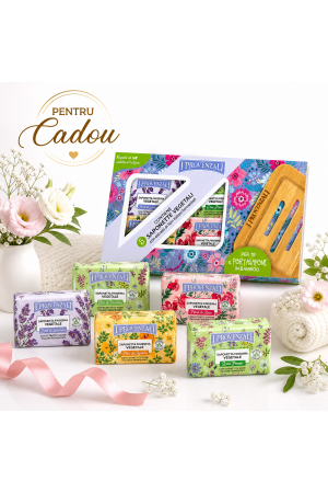 Seturi cadou - SET CUTIE CU 5 SĂPUNURI VEGETALE FLORI RIVIERA 100 grame + SĂPUNIERĂ DIN BAMBUS (CU PARFUMURI DE: LAVANDĂ, PETALE DE TRANDAFIR, DELICIU DE CITRICE, PAJIȘTE CU FLORI)