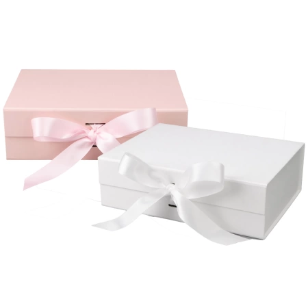 Cutie Cadou 26X23X9,5 cm ALB SI ROZ - Cutie cadou cu închidere magnetică 26x23x9,5