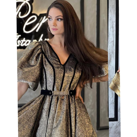 Rochii - Rochie Midi Auriu-Șampanie cu Mâneci Bufante și Curea Lanț – Elegant Luxury Dress