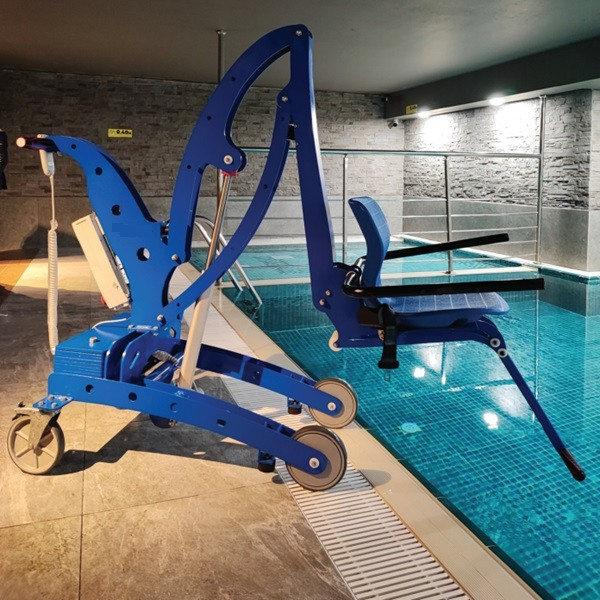 Mobiler Schwimmbadlifter für Menschen mit Behinderungen, Tragfähigkeit 150 kg - TrustLift [4]