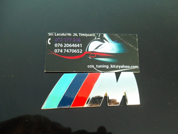 Emblema portbagaj cu M din metal [2]