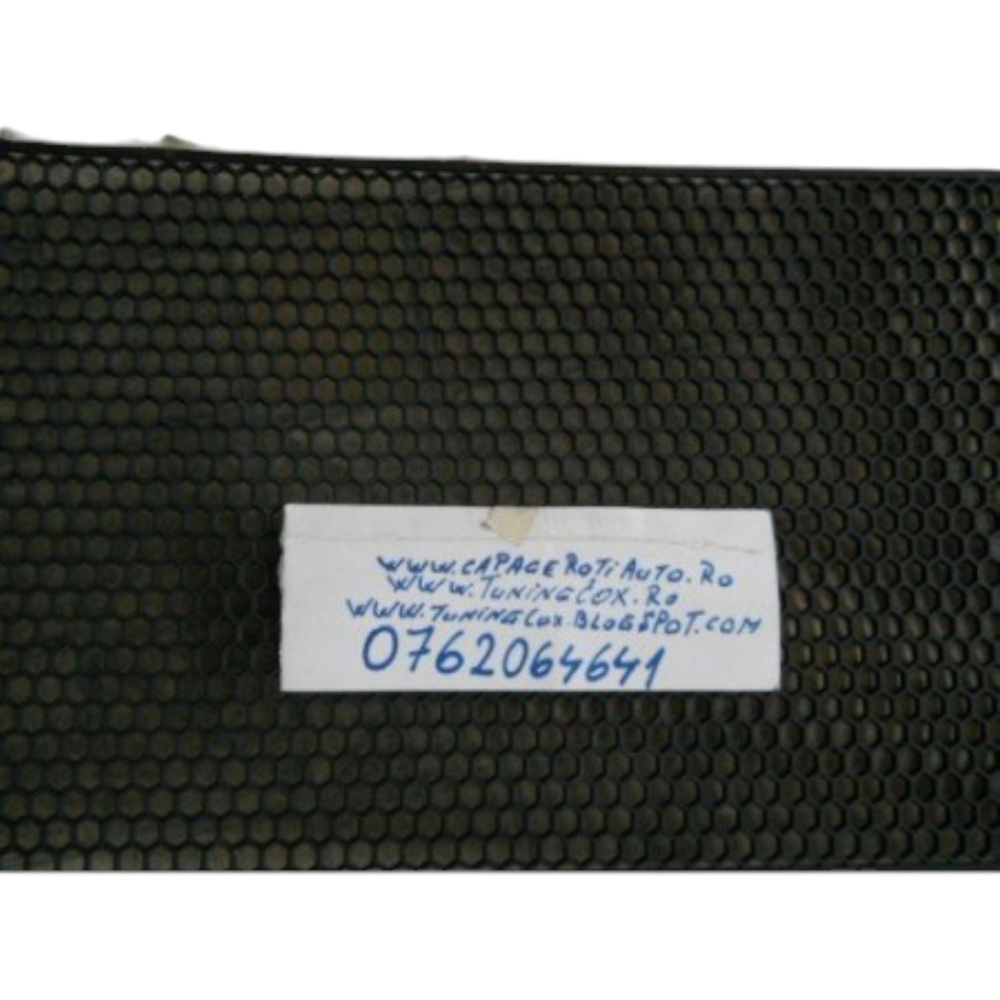 Plasa de Plastic pentru Grile Sport sau Spoilere [3]