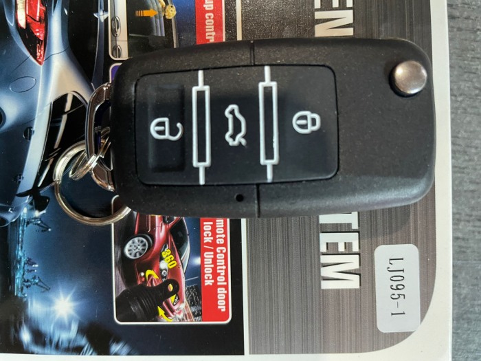 Set inchidere centraliza auto cu cheie briceag cu lama bruta [1]