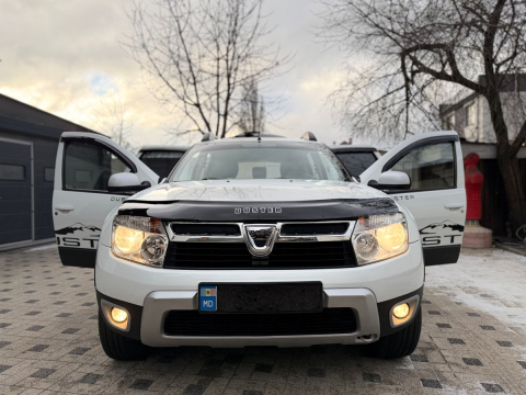 Deflector capotă Dacia Duster 2010–2013 [2]