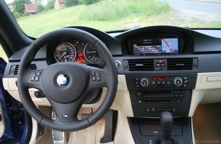 folie carbon 3D neagra cu textura pt exterior/interior [2]