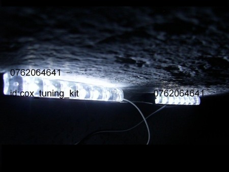 Proiectoare Cu Lumina De Zi Si Lupa [0]