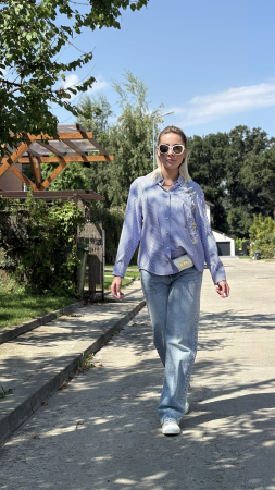 Cămașă damă cu dungi și aplicații florale – mărime universală, material ușor, nu se șifonează [5]