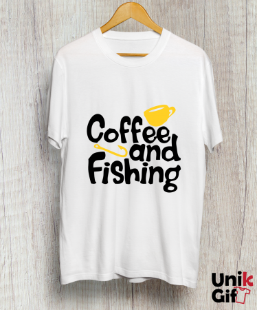 Tricouri pentru Pescari - Tricou „COFFEE AND FISHING"