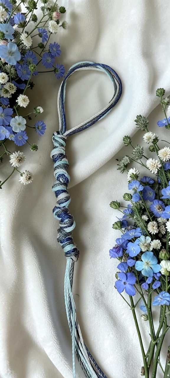 Charm pentru telefon albastru handmade – șnur cerat împletit manual, "Laguna" [2]