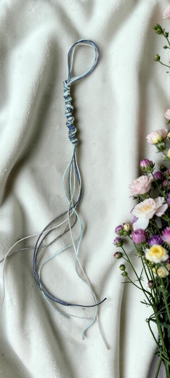 Charm pentru telefon albastru handmade – șnur cerat împletit manual, "Laguna" [5]
