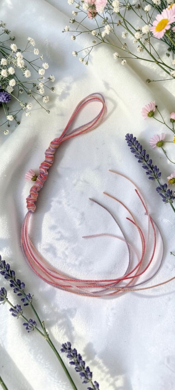 Charm Pentru Telefon Handmade Roz Și Lila – Șnur Cerat Împletit Manual „Blush Amour” [4]