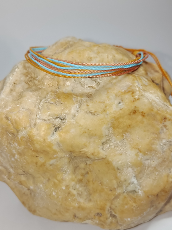 FEMEI - Brățară Mărțișor Handmade Aramiu cu Bleu – Șnur Cerat