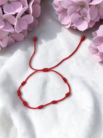 BRĂȚĂRI VELVETEENS - Brățară Handmade Șnur Roșu „Simfonia Nodurilor Infinite” – Talisman Norocos Ajustabil