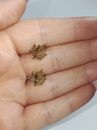 Cercei aurii frunză din inox hipoalergenic, „Șoapta Arinului" rezistenți la apă [1]