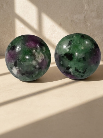 VELVET LADIES - Cercei Din Inox Argintiu cu Piatră Tip Zoizit Verde,Handmade – „Roua Pădurii”