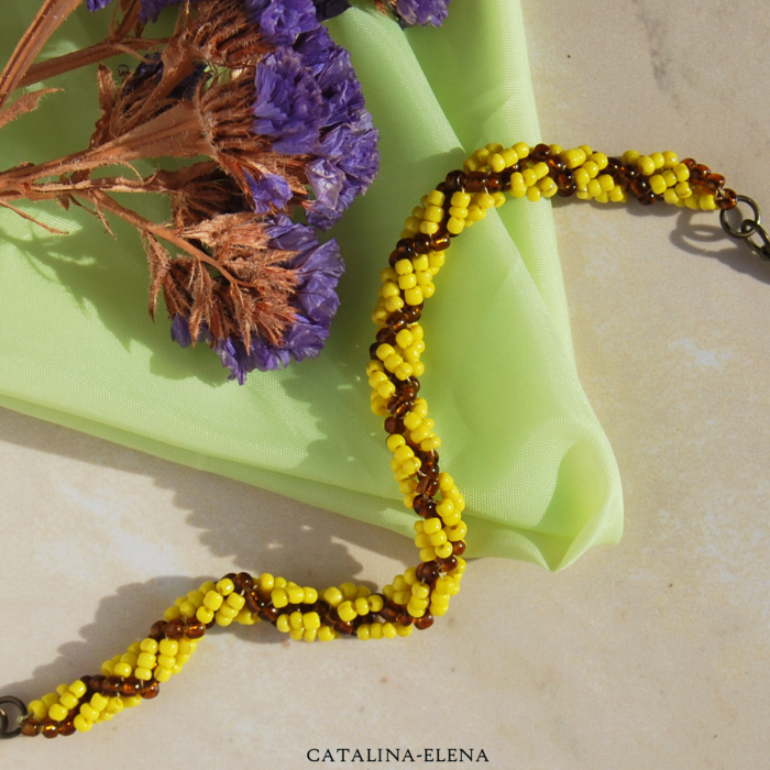 Brățară galbenă din mărgele de sticlă [9]