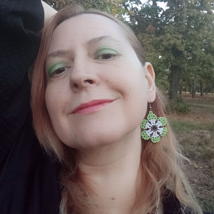 Cercei din mărgele TOHO, realizați manual – model floral galben-verde [8]