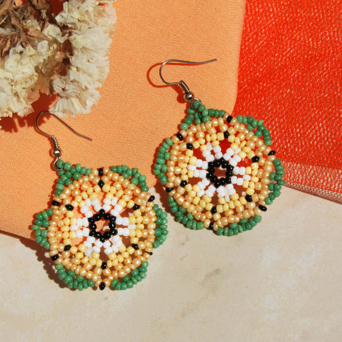 Cercei din mărgele TOHO, realizați manual – model floral galben-verde [2]