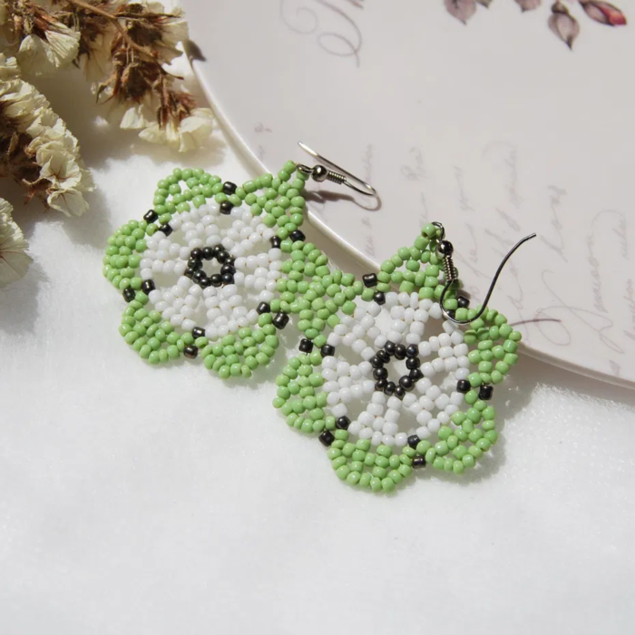Cercei flori verzi din margele [3]