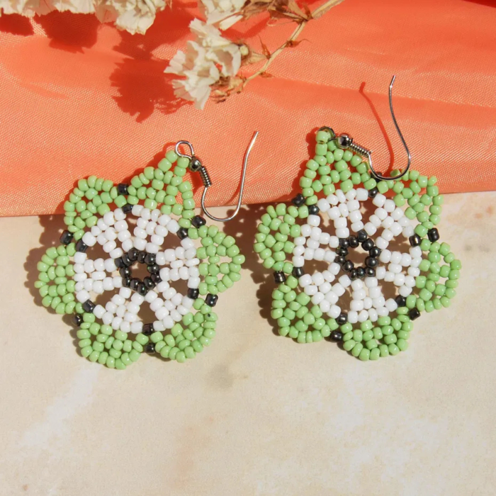 Cercei flori verzi din margele [8]