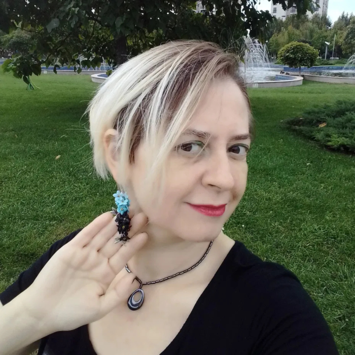 Cercei lungi albastri cu detalii florale – cadou ideal [4]