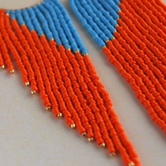 Cercei lungi cu franjuri portocaliu si bleu din margele de sticla [6]