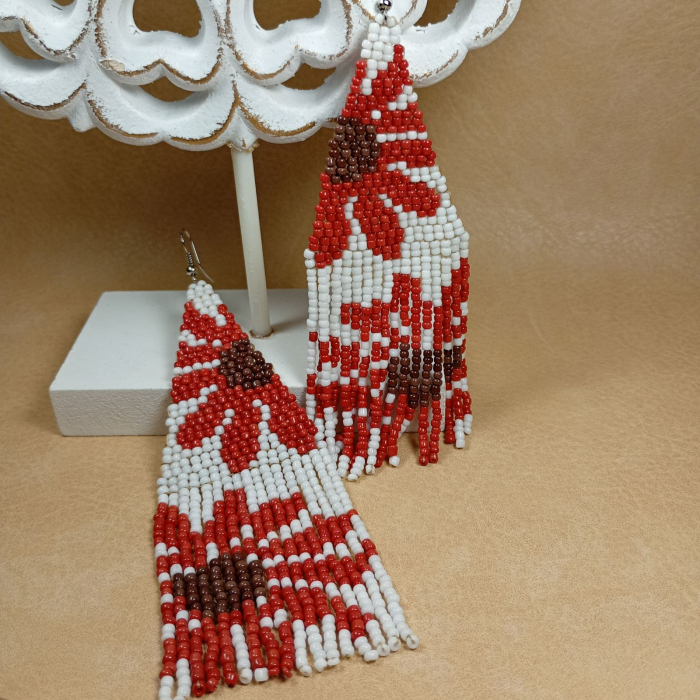 Cercei lungi din mărgele cu flori roșii [7]