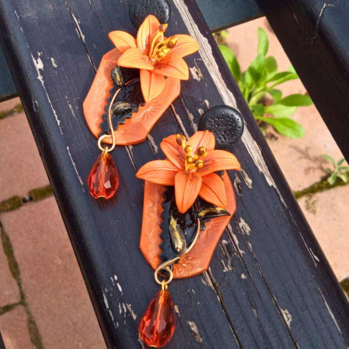 Cercei lungi tip șurub cu flori de crin portocaliu [14]