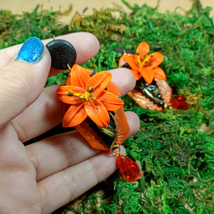 Cercei lungi tip șurub cu flori de crin portocaliu [2]