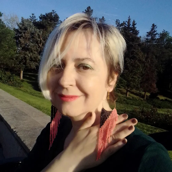 Cercei statement lungi portocaliu neon cu negru din margele de sticla [3]