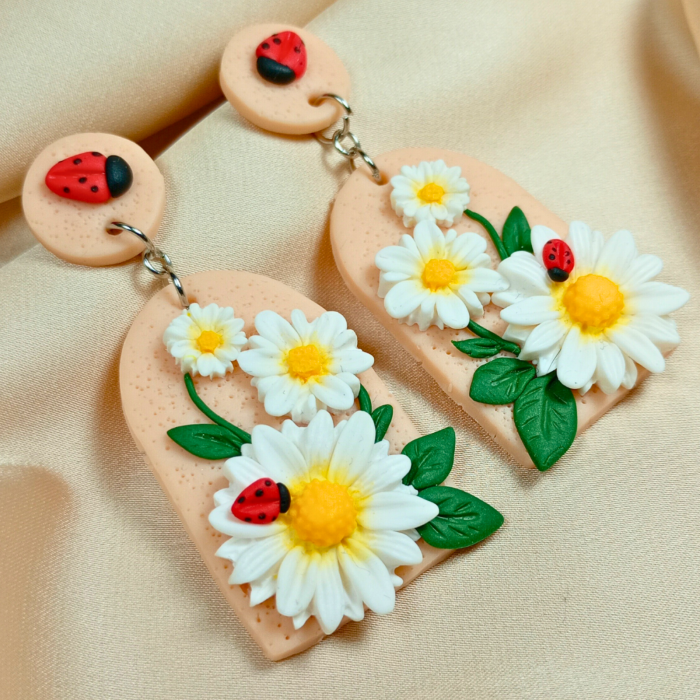 Cercei surub Margarete si buburuze [2]