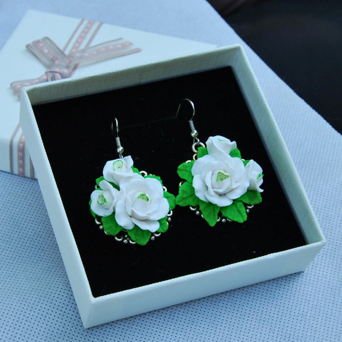 Cercei trandafiri albi [5]