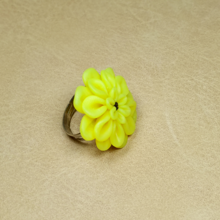 Inel reglabil cu floare dalie galbenă [13]