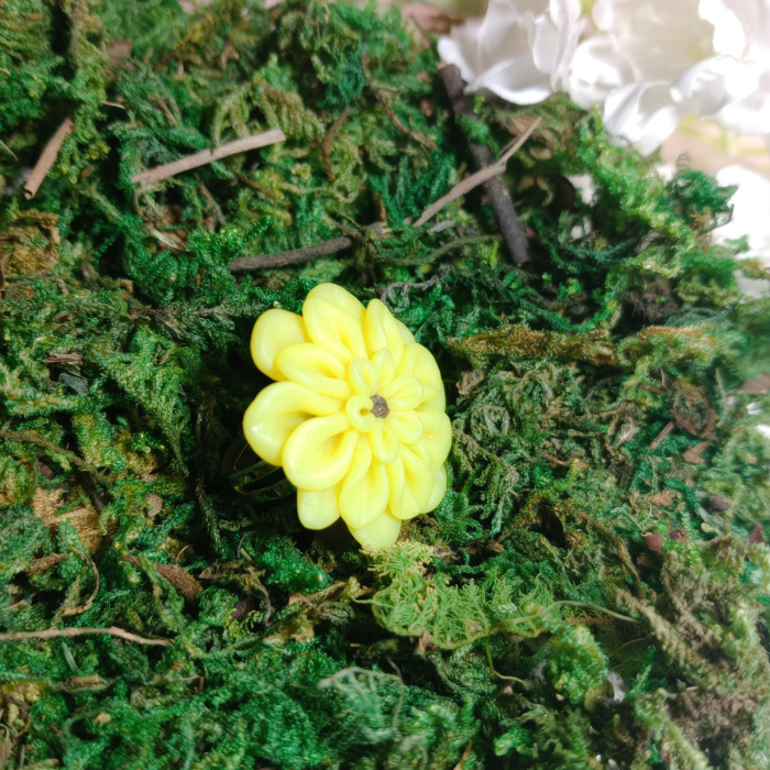 Inel reglabil cu floare dalie galbenă [15]