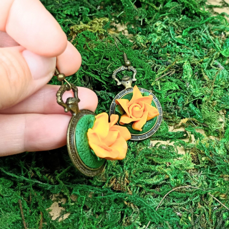 Cercei vintage cu trandafiri portocalii din argilă polimerică pe bază bronz antichizat [5]