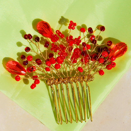 Accesoriu de par auriu cu cristale rosii si margele de sticla [3]