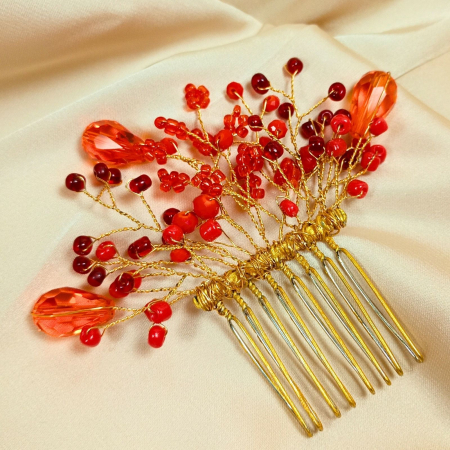 Accesorii par - Accesoriu de par auriu cu cristale rosii si margele de sticla