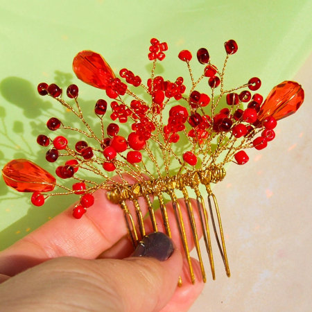 Accesoriu de par auriu cu cristale rosii si margele de sticla [5]