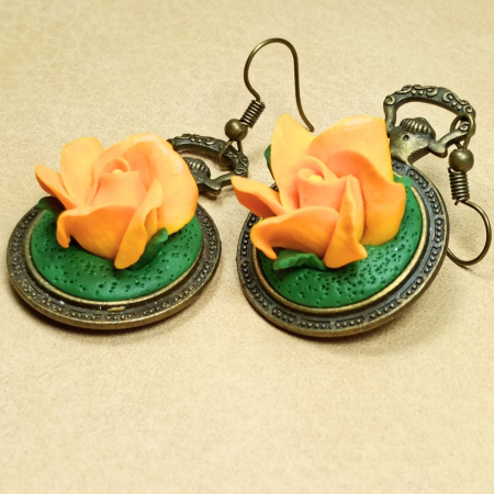 Cercei vintage cu trandafiri portocalii din argilă polimerică pe bază bronz antichizat [4]