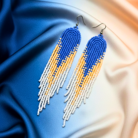 Cercei - Cercei lungi cu mărgele albastru–piersică–ivory pe dantelă – Blue Sunset