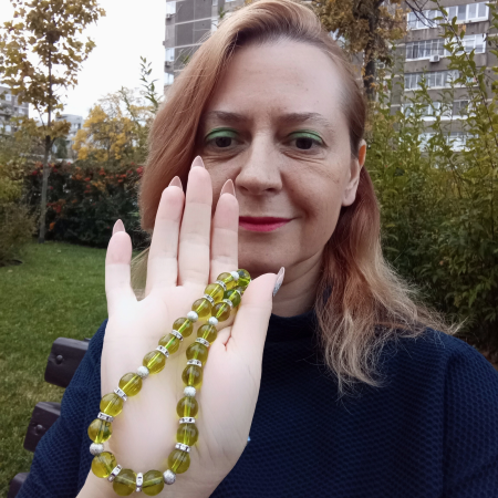 Colier handmade din sfere de sticla verde cu rhinestone si pandantiv fluture metalic [8]