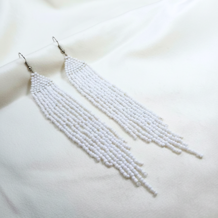 Cercei albi, lungi, din mărgele – ideal pentru evenimente  si ţinute luminoase [3]
