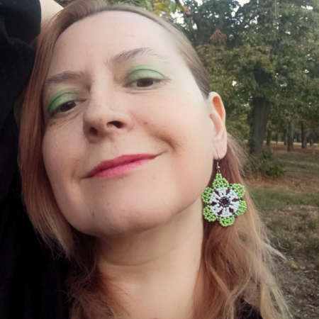 Colecția Florală - Cercei din mărgele TOHO, realizați manual – model floral galben-verde